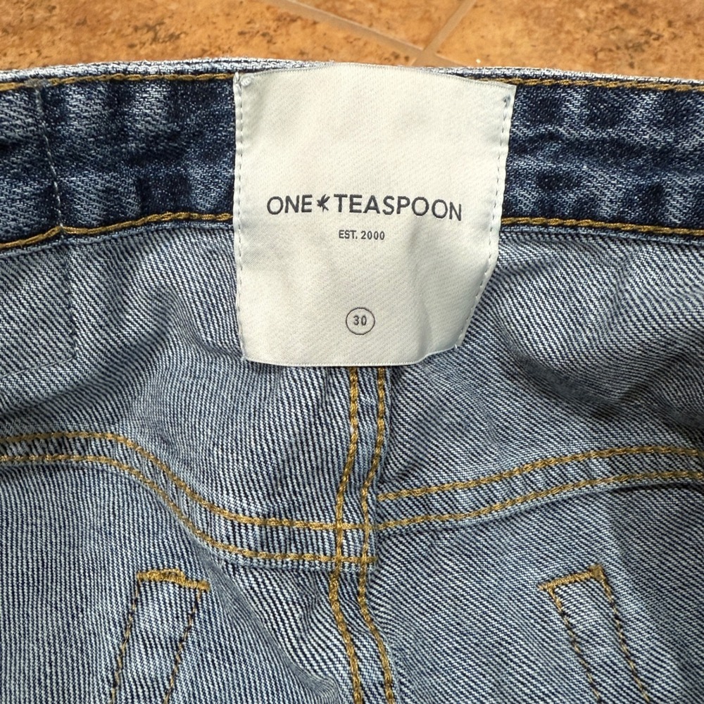 One Teaspoon Shakers Low Waist Super Relaxed Denim Shorts Blue Thunder 30 - Picture 3 of 12